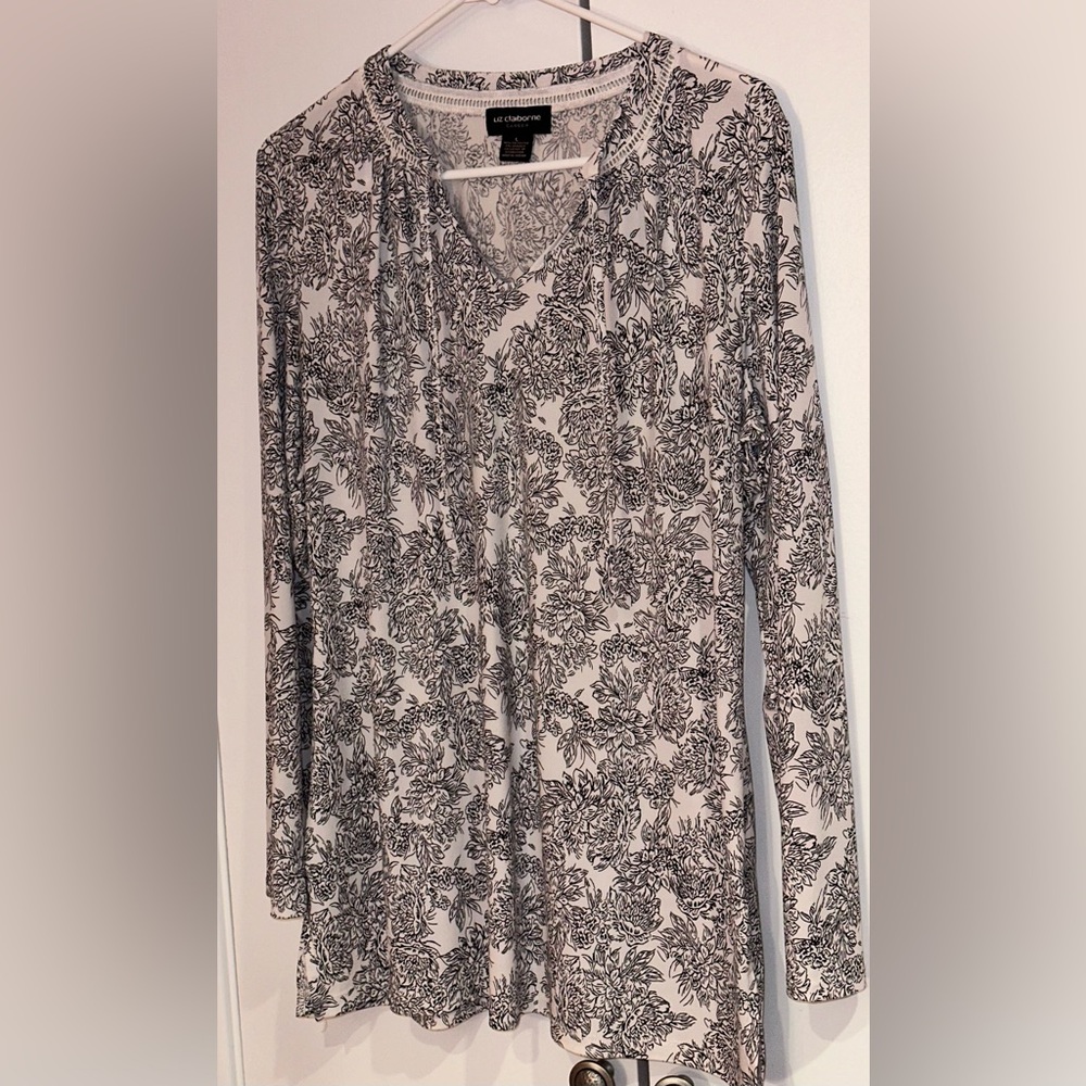 Liz Claiborne Career long sleeve top.